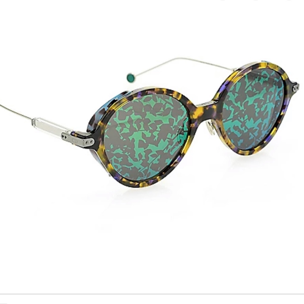 Brand new Dior Umbrage sunglasses in green!